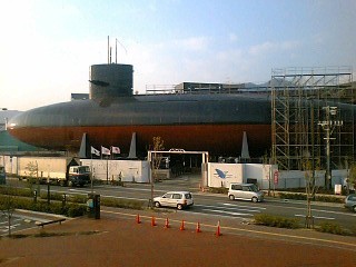 車と比較すると、大きさが分かりますよね